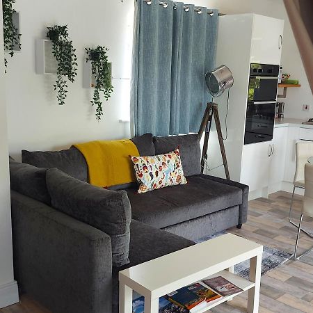 Bunlin Heights Self Catering Studio มิลฟอร์ด ภายนอก รูปภาพ