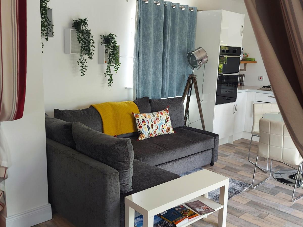 Bunlin Heights Self Catering Studio มิลฟอร์ด ภายนอก รูปภาพ