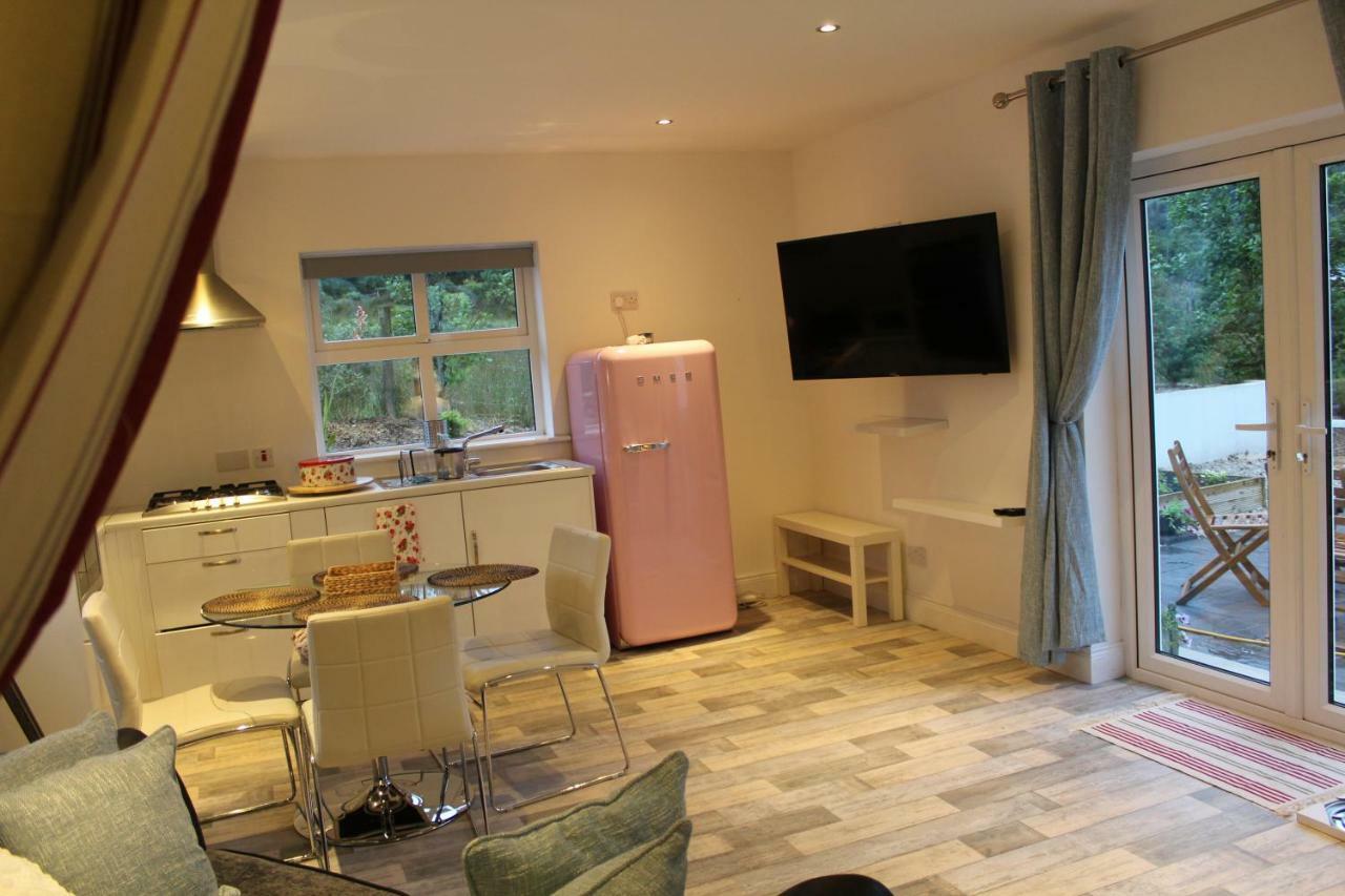Bunlin Heights Self Catering Studio มิลฟอร์ด ภายนอก รูปภาพ